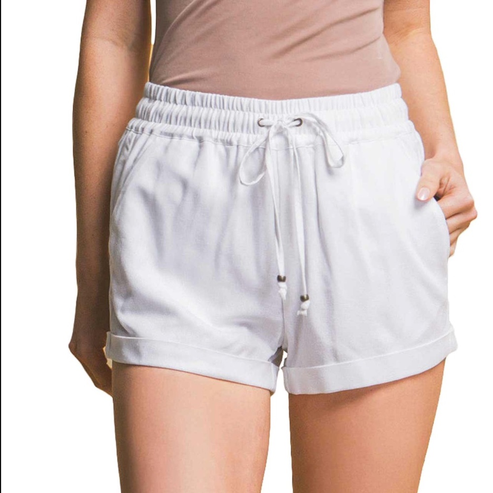 Linen breeze shorts: LOVE TREE